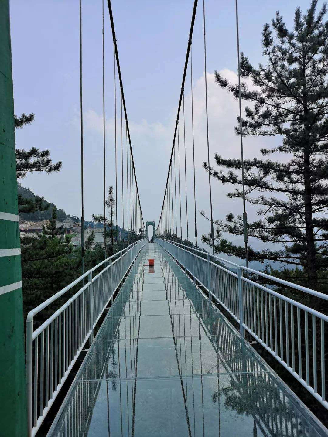 玻璃吊橋