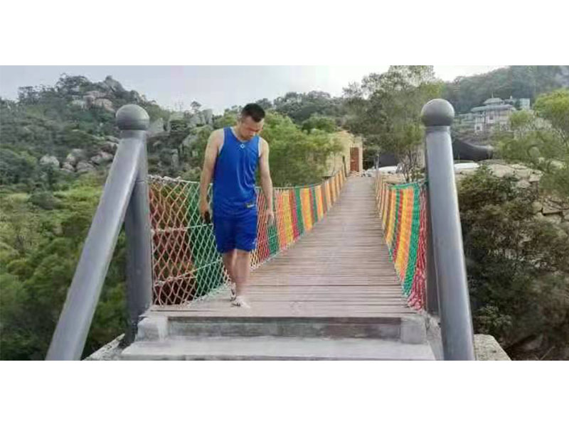 木質(zhì)吊橋